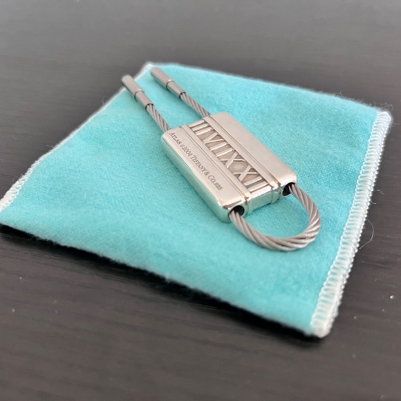New Tiffany Co. Atlas 2004 Sterling Silver .925 Cable Key Chain Ring Fob - Picture 6 of 9